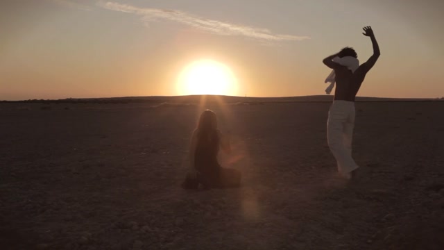 TIERRA, TAN SÓLO - Marta Gómez, Daniel Fetecua
