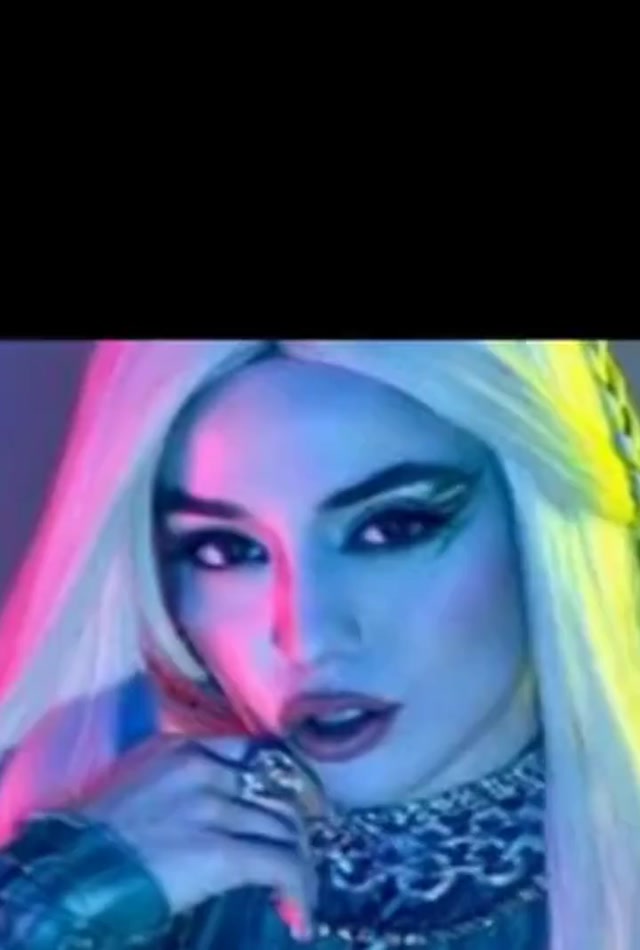 I NEED A QUEEN (MINI MV)