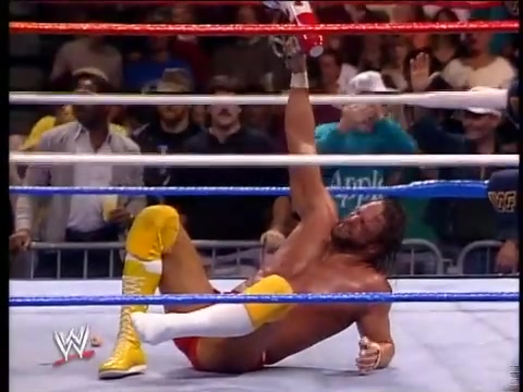 Randy Savage injures ankle