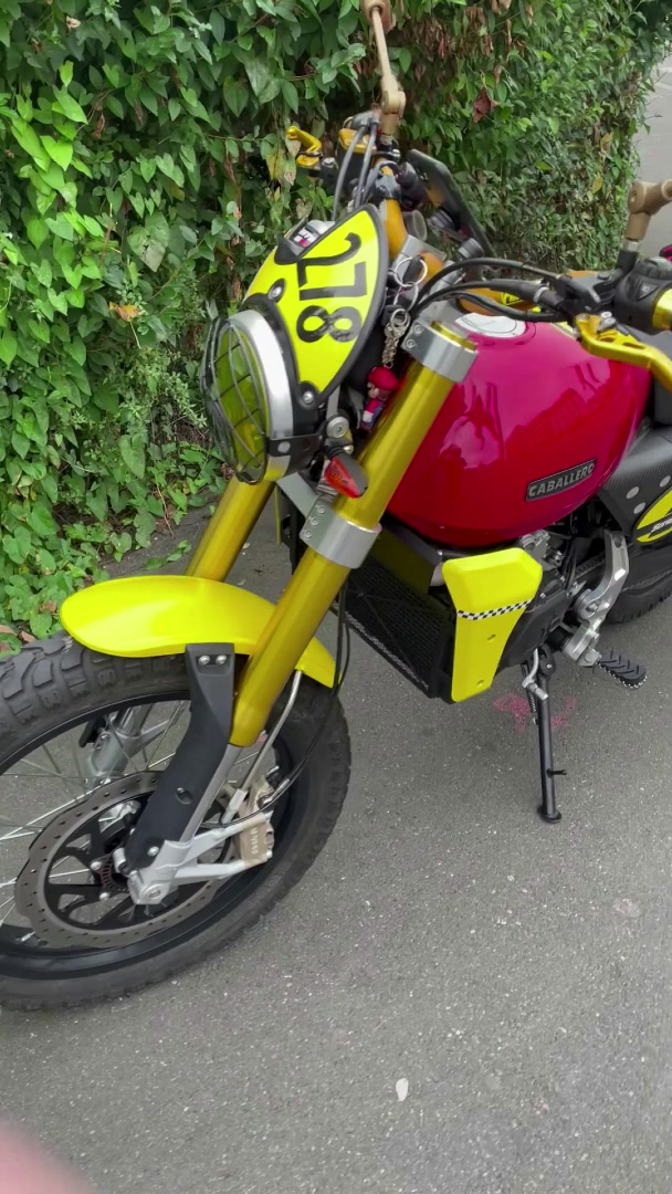 ➡️ Motolife : A Day in the Life / Fantic Caballero Scrambler / Gims « J'me tire »