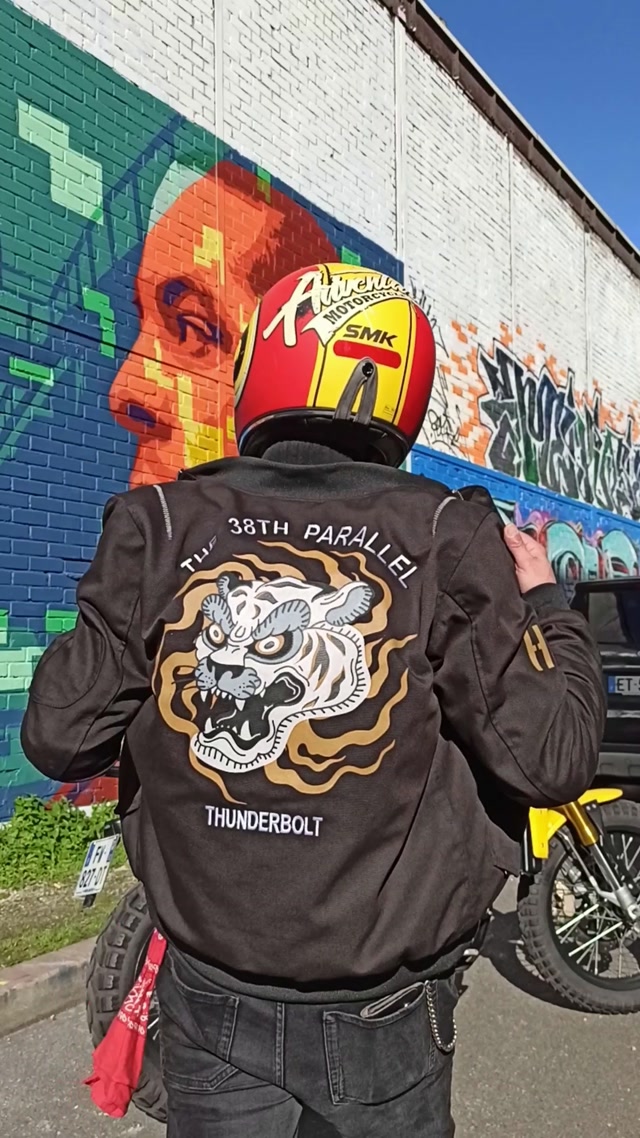 ➡️ Motolife : A Day in the Life / « Danza Kuduro »