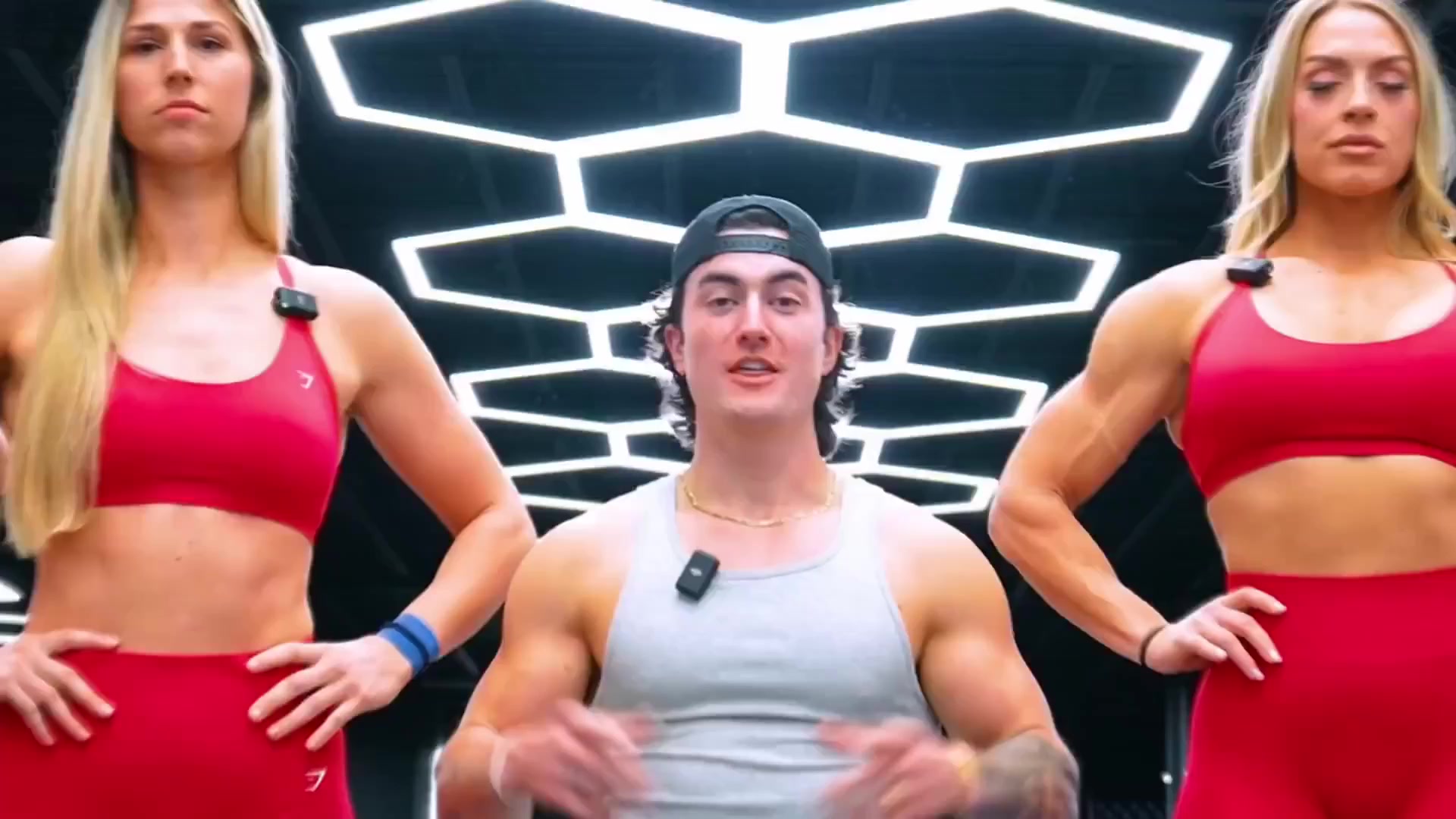 Female Giants vs Dwarfs