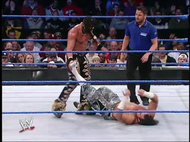 Matt Hardy injures his knee vs Joey Mercury