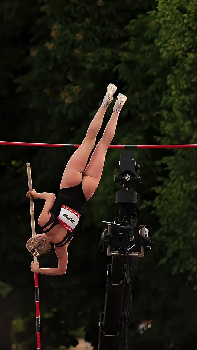 AKSANA GATAULLINA SLOWMO POLE VAULT _gataraksa _runnersrussia _polevault _worldathletics