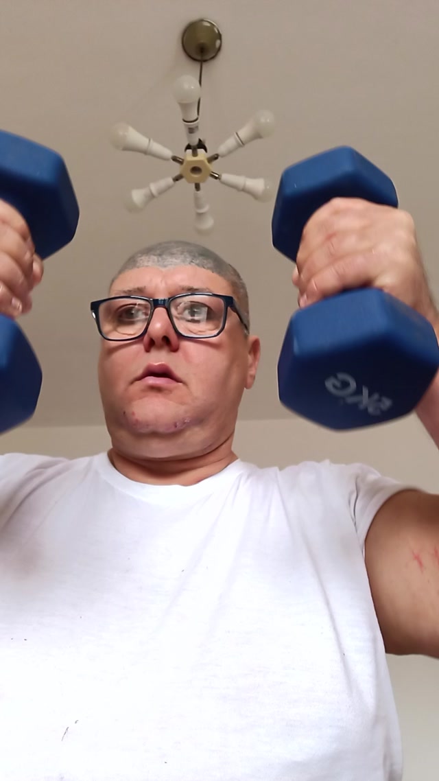  speaking with body moving