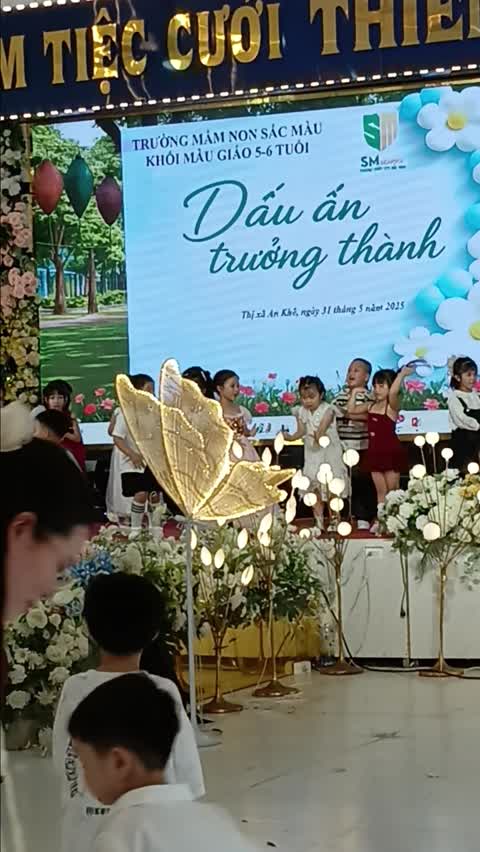 Sắc màu