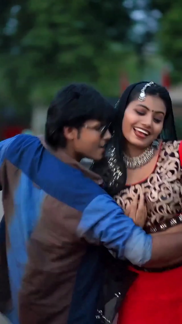 Dhire Dhire Pass A Rahi Hai