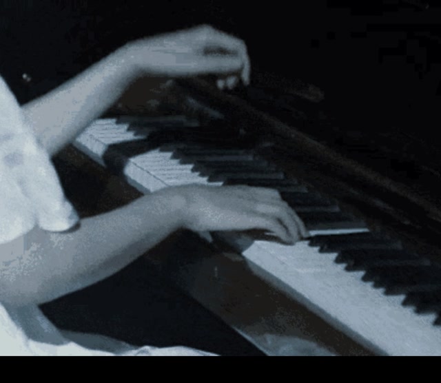 The kiss of the queen