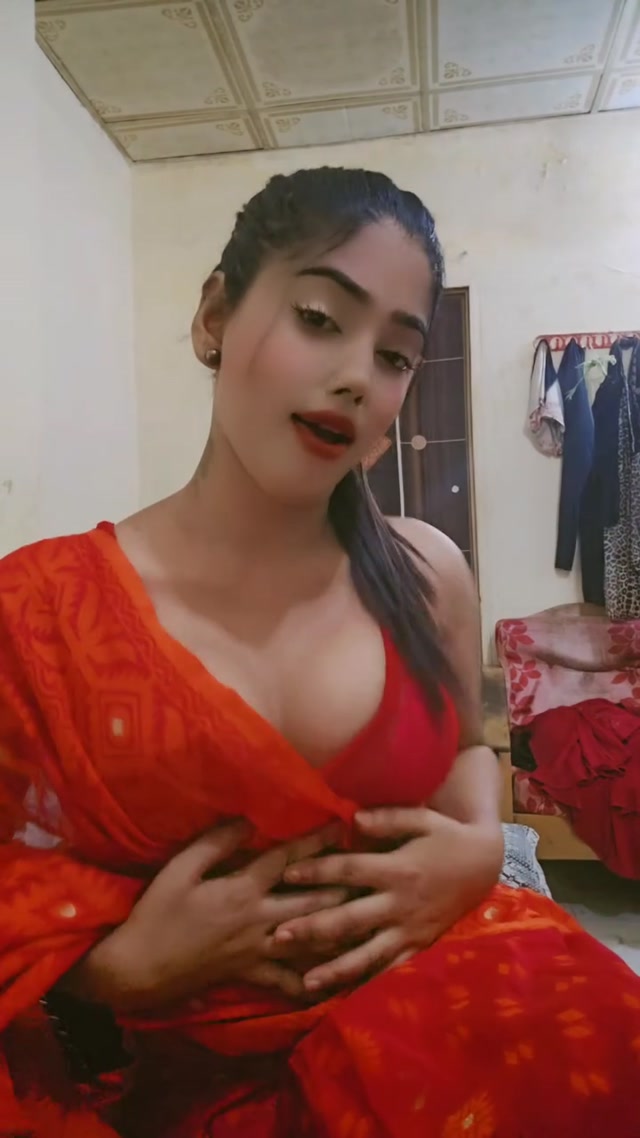 Bhabhi's big breasts 