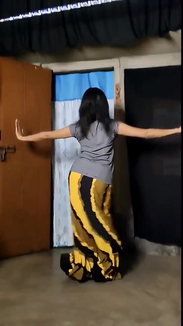 Awara Pagal Deewana Song Dance