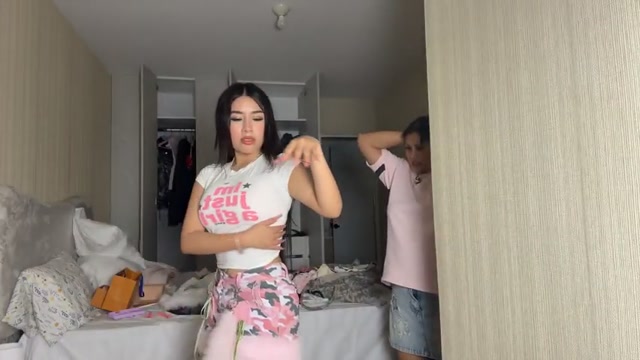 milenka_43_kick_480p