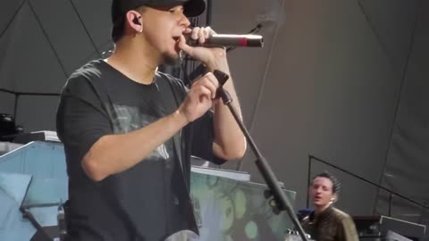 Linkin Park - From the Inside (Live In Texas) - Linkin Park (720p, h264)