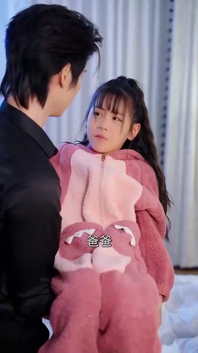 Transmigrated with My Bestie as the Rich Family's Villain Mother and Daughter Episode 2