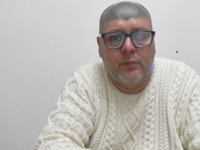 NON E' GIUSTO CHE CHI USA DROGHE AGGREDISCA CON LE ARMI DELLA DROGA CHI NON SI DROGA