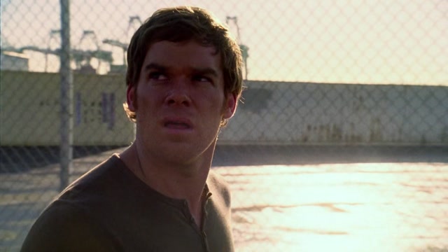 Dexter.(2006).-.S01E12.-.Born.Free..x265.WEBRIP.1080p.es-lat.en.