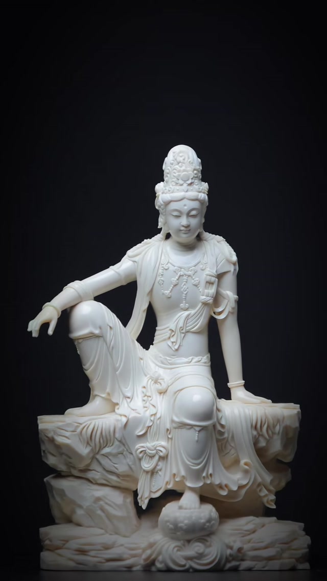 Water Moon Guanyin | Mammoth Ivory Carving