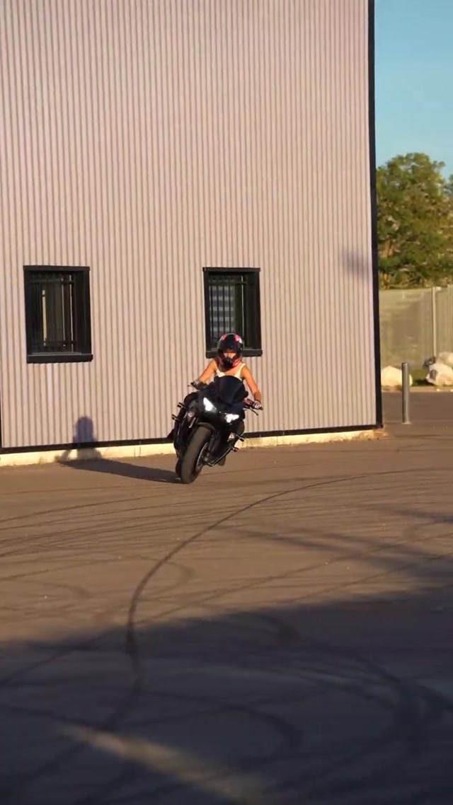 A man's dream super girl!