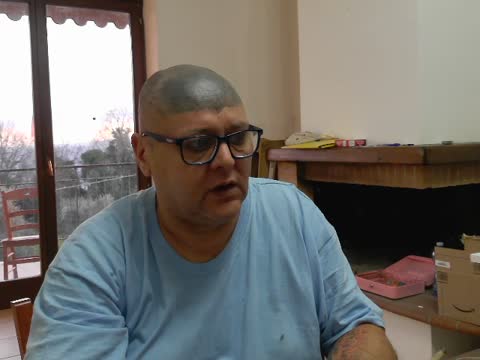 UOMO PORTAEREI ED ESCREMENTI SESSUALI AEREI . LA PORTAEREI E PIU' IMPORTANTE GRANDE E FORTE