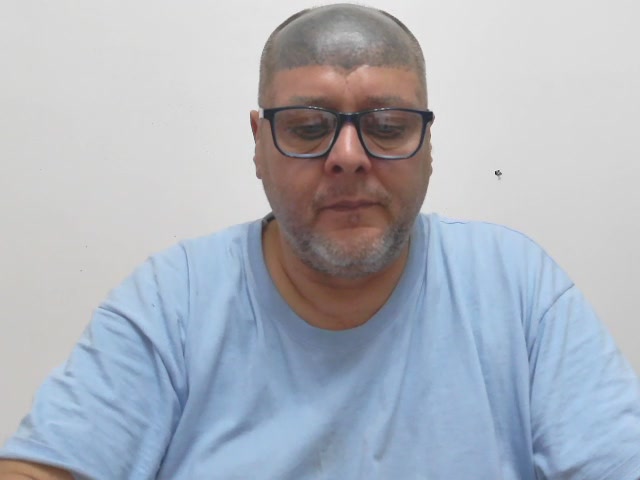 gli arresti domiciliari senza visite e senza patente e macchina x uscire sono mortali si muore davvero di isolamento e prigionia