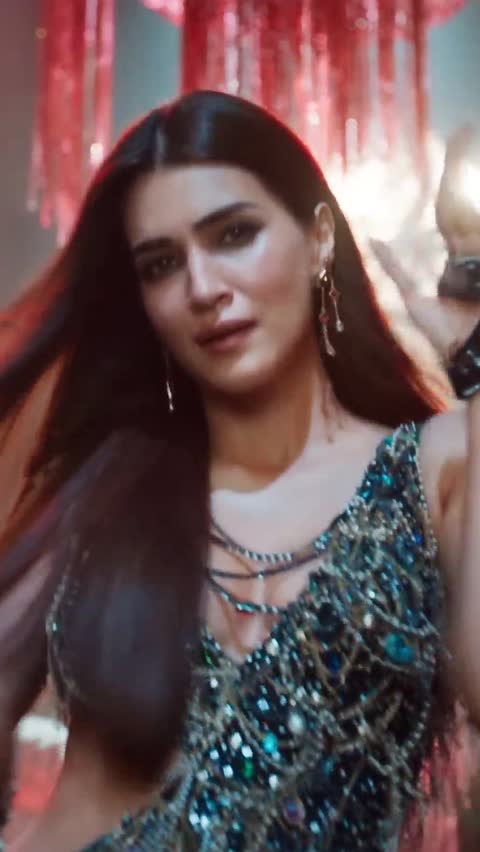 Kriti sanon hot