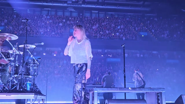 Linkin Park - emptiness machine (Hamburg 22.09.24 front row)