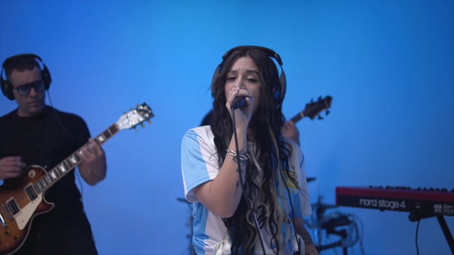 Live Hues Session - Brisaa Blue