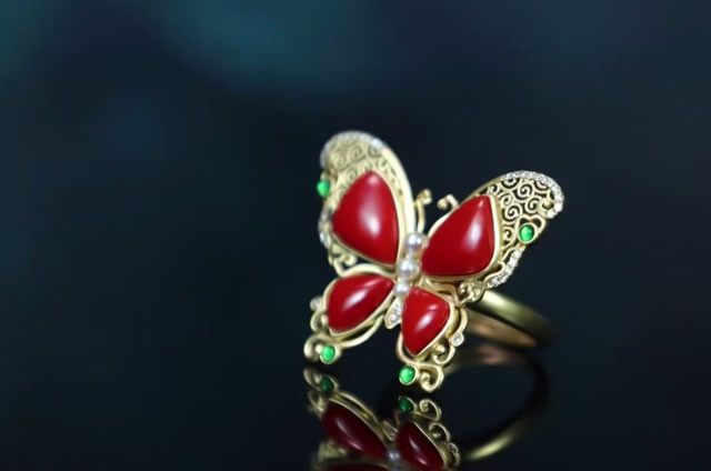 (A)Red Agate 18k Gold Inlaid Butterfly Jade Ring