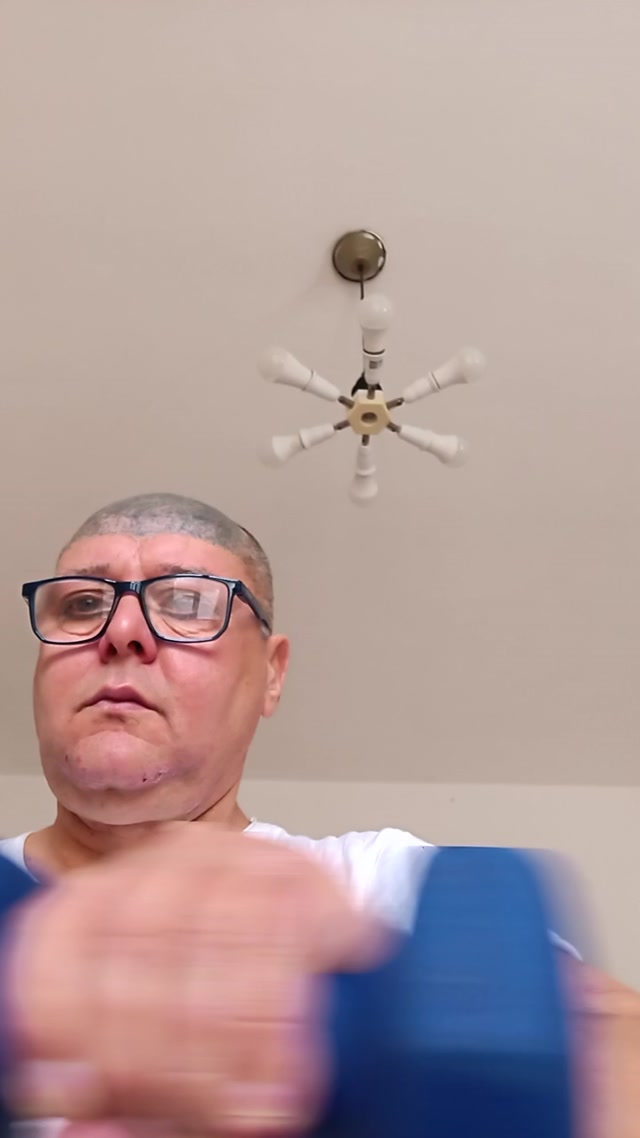 Mamma mamma papà papà mi regali l'iran tutto intero eh sì Me lo regali