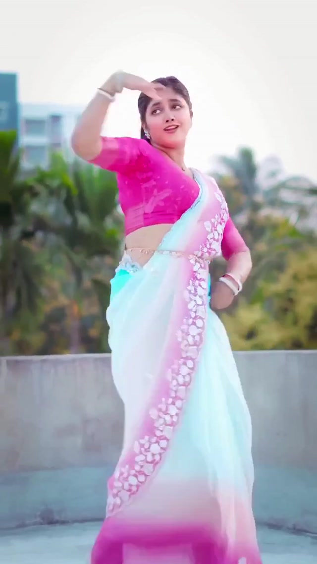 Sunder Sunder Song Dance