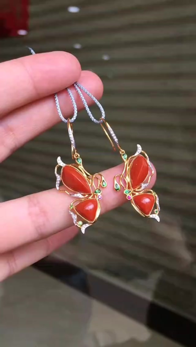 Southern Red Agate Wasi Material, Solid Color Persimmon Red, 18k Gold Inlaid Butterfly Earrings