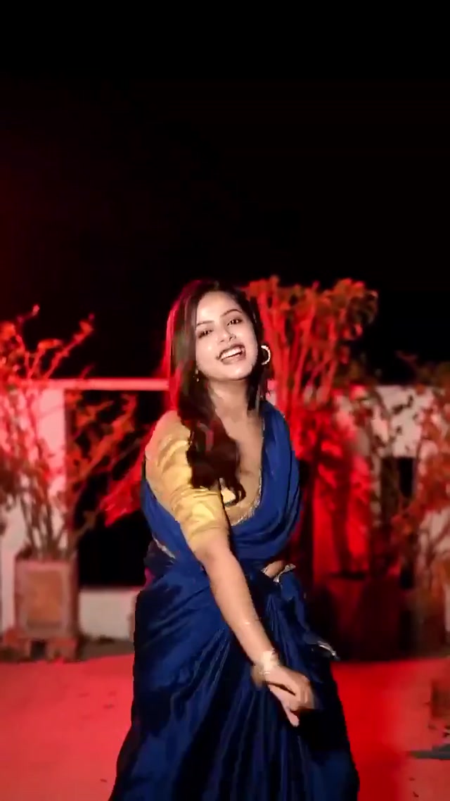 Dhua Sa Uthe Hai Kahin Song Dance