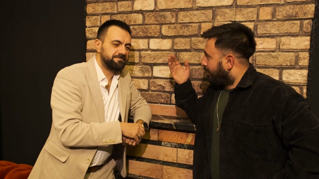 Tolgahan CANPOLAT&Ümit ÖZAY-Oda Yanıyo Buda Yanıyo