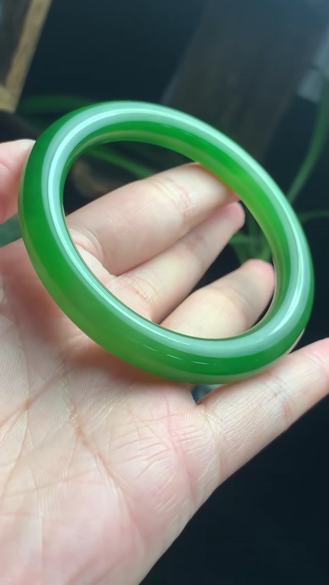 Hetian jade, jasper with icy base and bright green round bangle